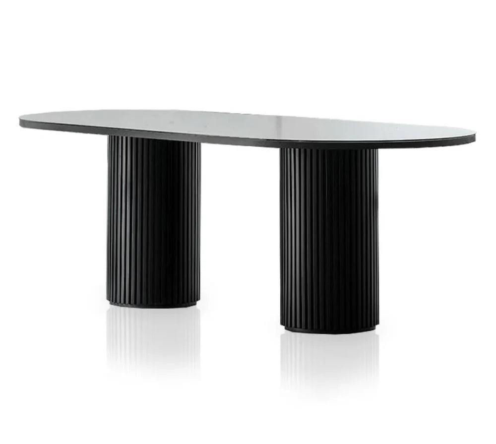 TABLE À MANGER  OVALE EN BOIS