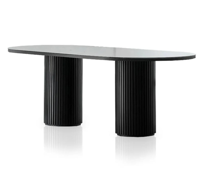 TABLE À MANGER  OVALE EN BOIS