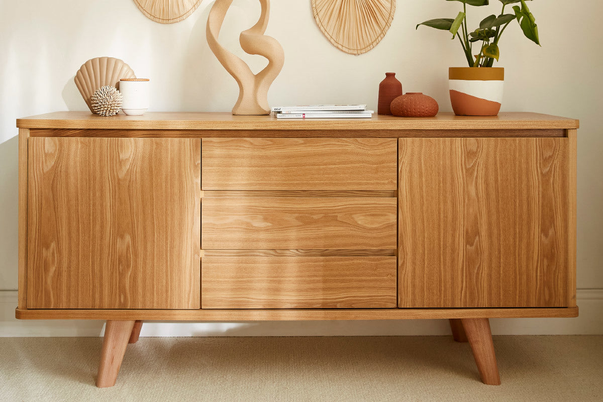 Buffet vintage en bois noyer 2 portes 3 tiroirs