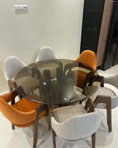Table Ronde Chic avec 6 Chaises