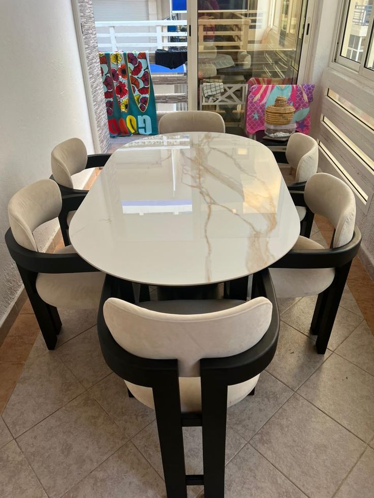 Table à Manger en Céramique avec 6 Chaises model M