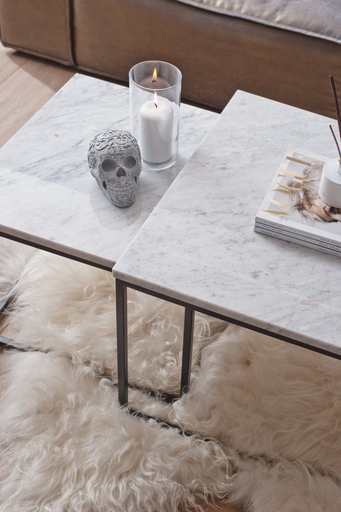 MONA - Ensemble de tables avec plateau en marbre