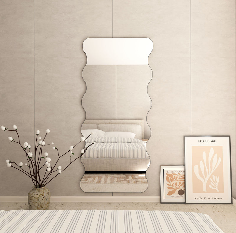 Miroir corporel irrégulier incurvé