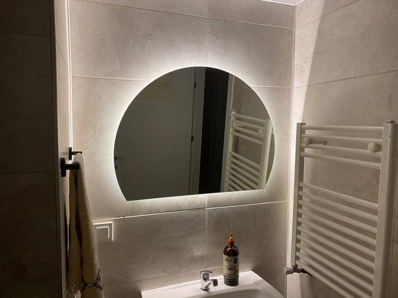 Miroir de salle de bain demi-cercle avec éclairage LED
