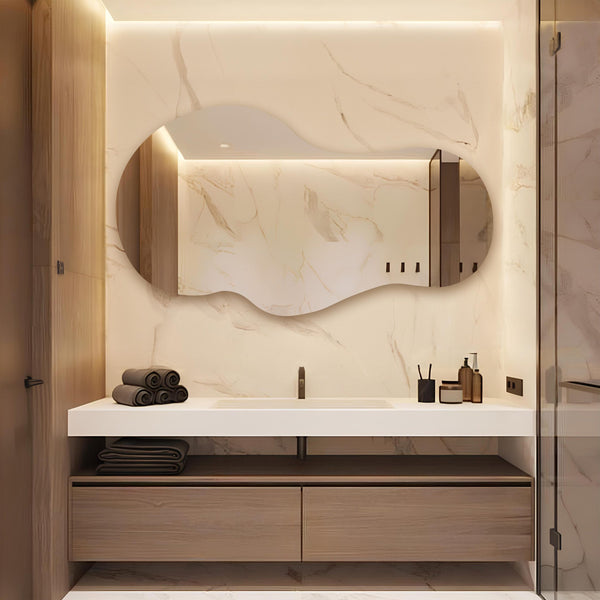 Grand miroir asymétrique moderne suspendu pour salle de bain