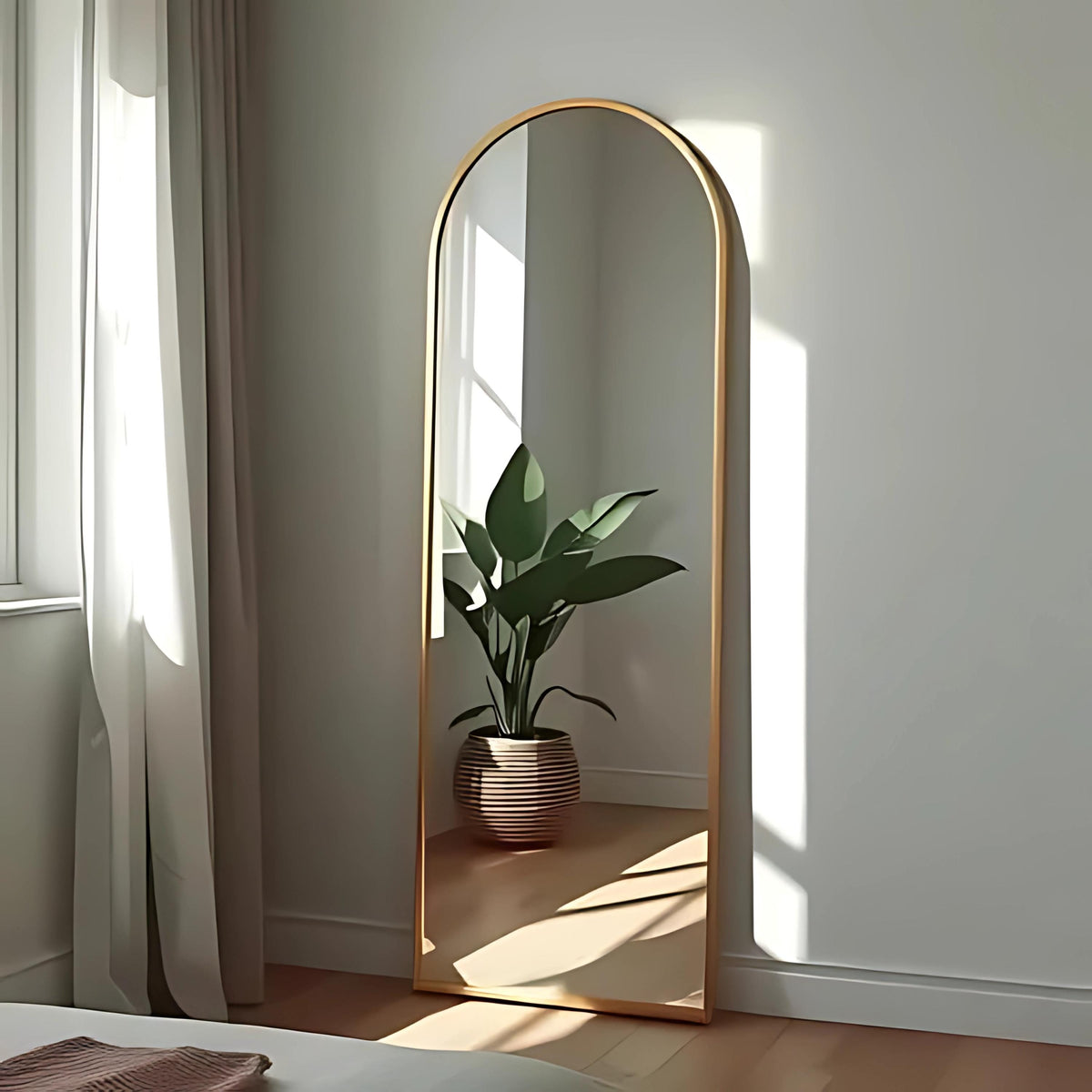 Miroir mural esthétique sur pied