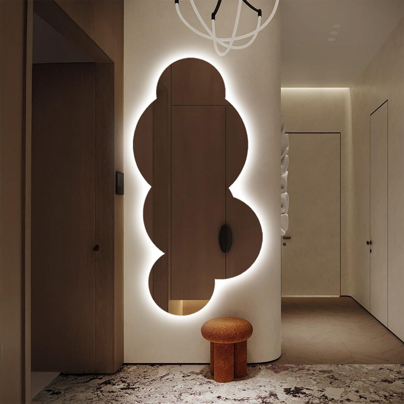 Miroir mural LED irrégulier, design nuage