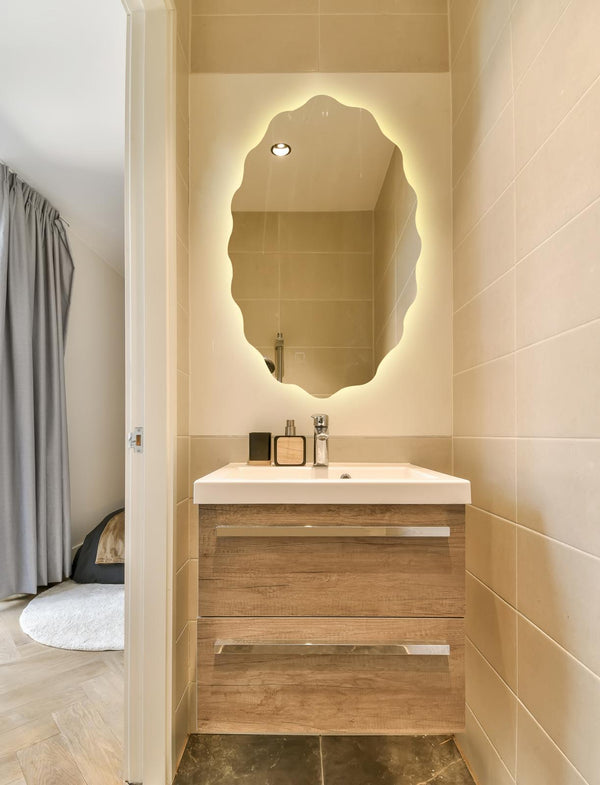 Miroir mural rétro-éclairé asymétrique