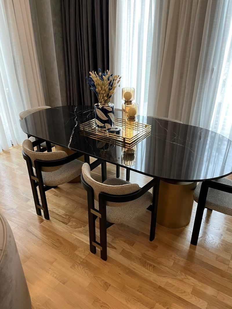 Table en marbre noir 6 chaise model M